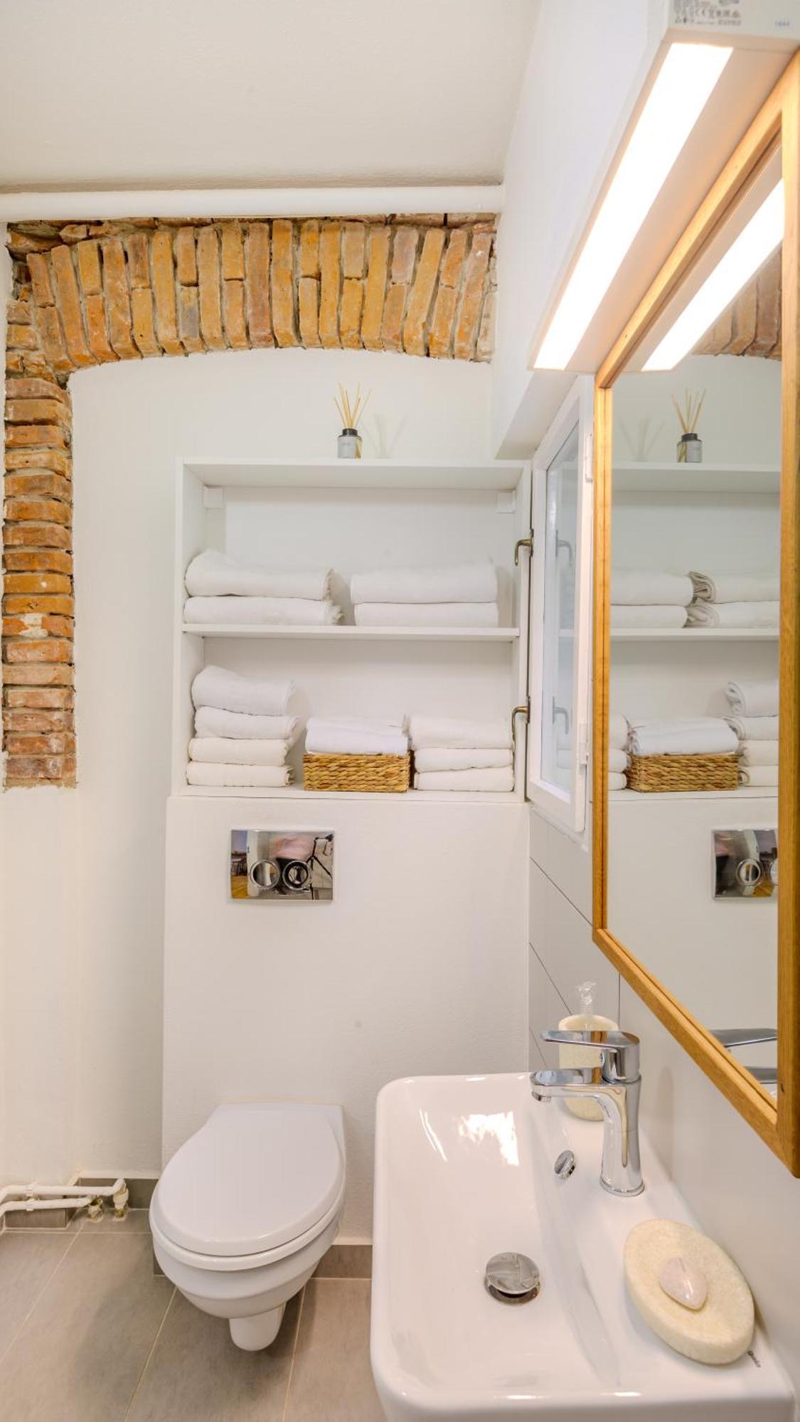 Appartamento Ch6 By Rentable Braşov Esterno foto